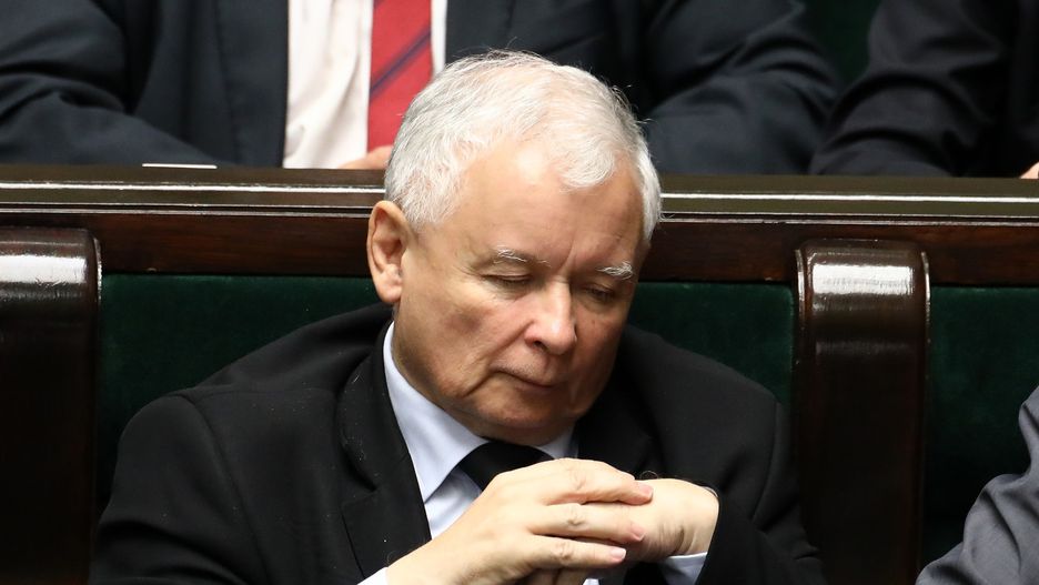 Bolesna choroba polityka dokucza mu w pracy