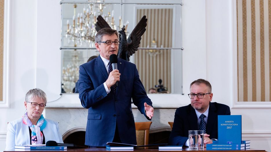 Marszałek Kuchciński poinformował o wynikach ankiety