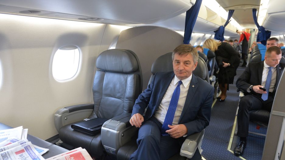 Marek Kuchciński i afera wokół "rodzinnych" lotów marszałka Sejmu 