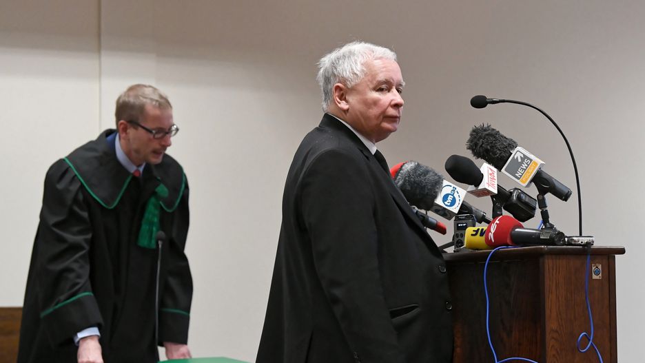 Na procesie prezes PiS pojawił się w towarzystwie mec. Bogusława Kosmusa