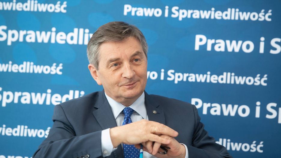 Marszałek Sejmu Marek Kuchciński zdecydował, że posłowie będą mieli aż 52 dni urlopu wakacyjnego