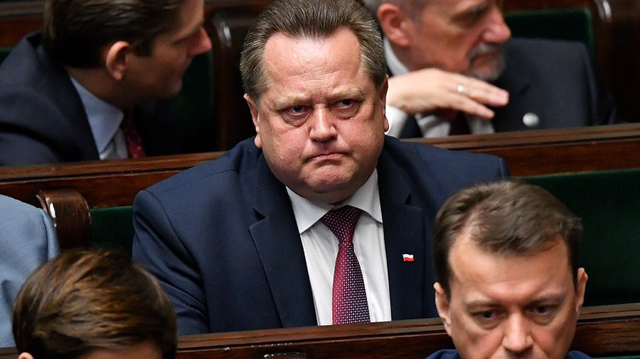 Wiceminister odpowiedzialny za policję pisze o obronności