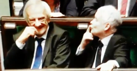 Prezes PiS przesyłał w Sejmie buziaki? Posłanka: To pewnie było do nas trzech