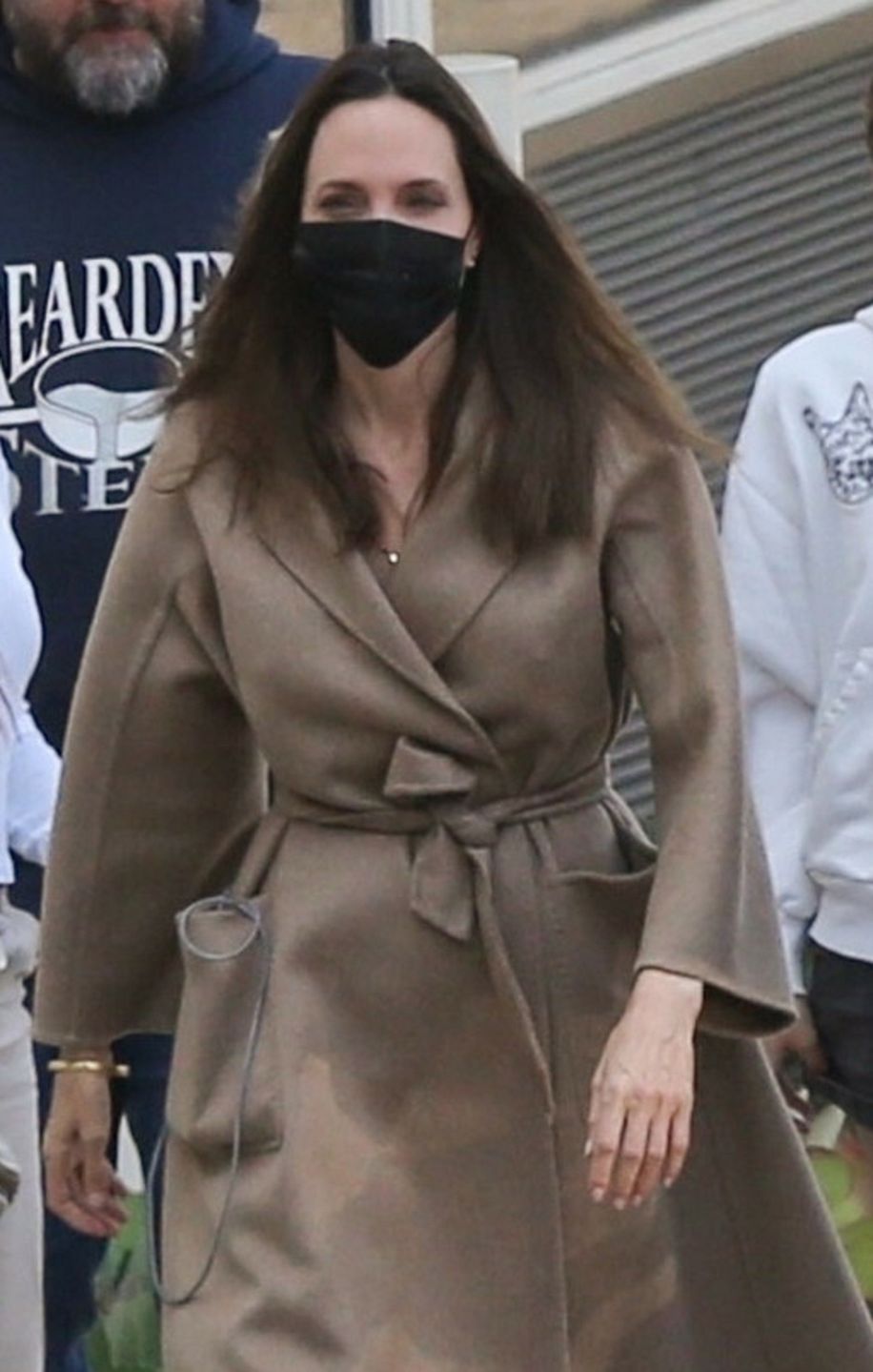 Burbank, CA  - *EXCLUSIVE*  - Angelina Jolie leaves a Burbank hospital and reunites with her kids after the movie star spent nearly 6 hours in the hospital. At around the 4 hour mark, Jolie's kids, Shiloh, Vivienne, and Zahara came to visit their mother. When Angelina met the kids outside of the hospital, the kids rushed to give their mother a warm hug filled with relief.    Pictured: Angelina Jolie    BACKGRID USA 20 AUGUST 2021     USA: +1 310 798 9111 / usasales@backgrid.com    UK: +44 208 344 2007 / uksales@backgrid.com    *UK Clients - Pictures Containing Children  Please Pixelate Face Prior To Publication*