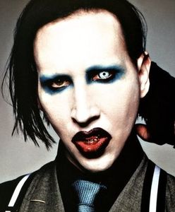 Wywrócone niebo jest rozkosznie diaboliczne. Mieszkają w nim seksowne zakonnice i morderca Donalda Trumpa. Manson wydał właśnie swój 10. album