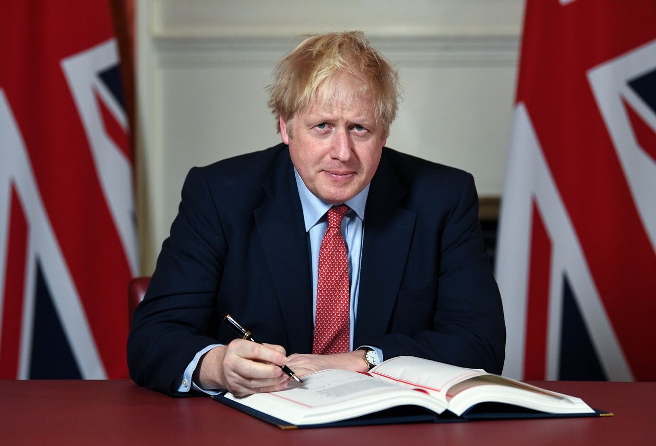 Brexit staje się faktem. Boris Johnson podpisał umowę wyjścia Wielkiej Brytanii z Unii Europejskiej