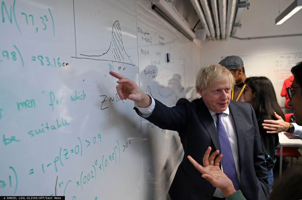 Budowa sieci 5G. Boris Johnson musi podjąć decyzję ws. Huawei
