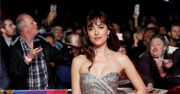 Dakota Johnson na czerwonym dywanie zrobiła furorę. Dołączyła do Miley Cyrus i Madonny