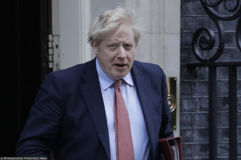 Premier Wielkiej Brytanii Boris Johnson pozostanie w szpitalu na obserwacji.