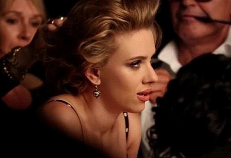 Scarlett Johansson jest w zaawansowanej ciąży, ale w kampanii reklamowej wygląda jak istna Marylin Monroe!