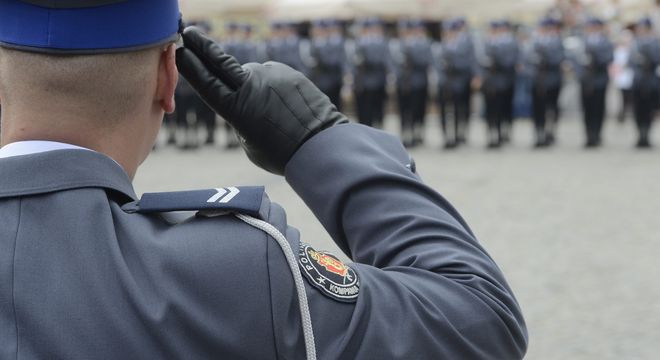 Podawał się za policjanta