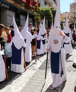 Zakapturzeni pokutnicy w Gdańsku. To nie Ku Klux Klan ani "pisowcy"