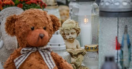 Łódź. Oddali chore dziecko chwilę po narodzinach. Zmarło. Trwa zbiórka na nagrobek