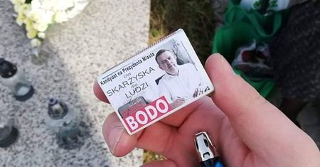 Agitacja wyborcza na cmentarzach? Internauci są zbulwersowani