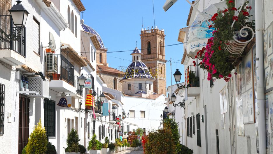 Lotnisko Alicante jest oddalone od centrum miasta o 13 km