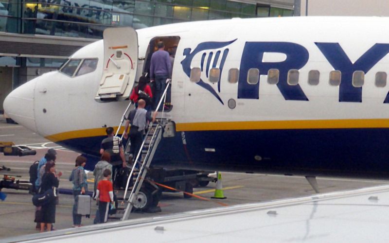 Londyn - 11-godzinne opóźnienie samolotu Ryanair