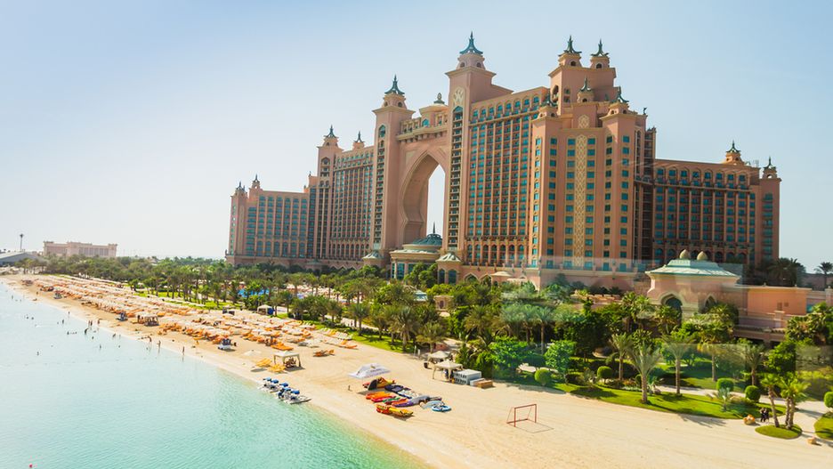 Hotel Atlantis, The Palm w Dubaju jest usytuowany na jeden z 3 sztucznych wysp w kształcie palm - Palmie Dżamira