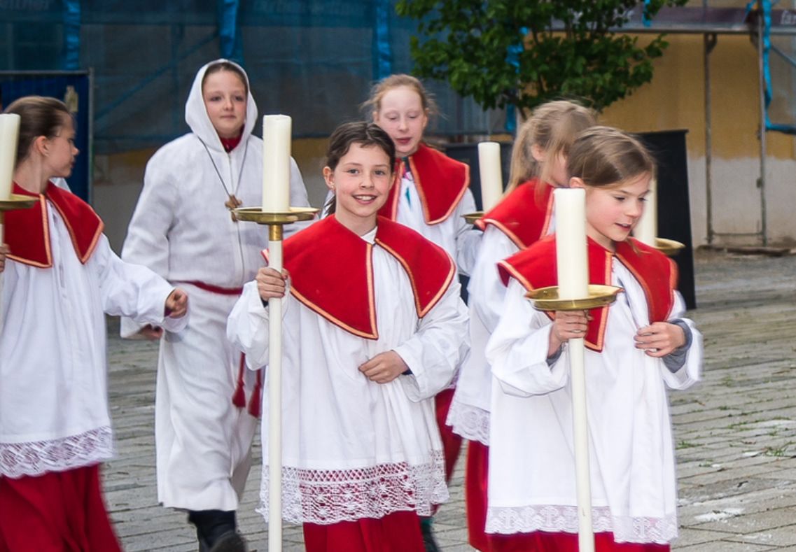 "Ona by tak chciała służyć ze mną". Czyli dlaczego w Polsce tak mało jest ministrantek