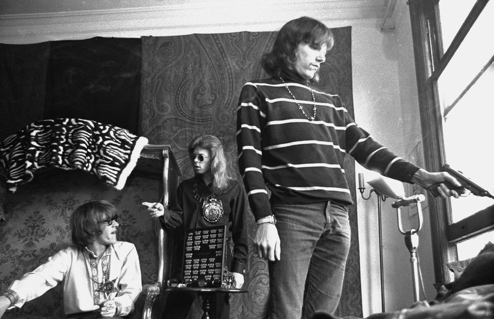 Jefferson Airplane, Paul Kantner pierwszy od lewej 