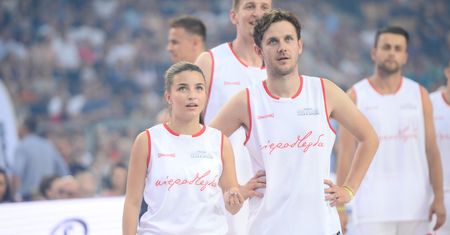 Wieniawa i Królikowski wszystko robią razem. Nawet grają w kosza