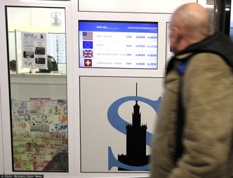Złoty przerywa złą passę. Spadają kursy euro, dolara i franka