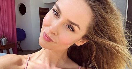 Sabina Kontor wrzuciła zdjęcie w zmysłowym stroju kąpielowym. Tym razem pokazała za dużo