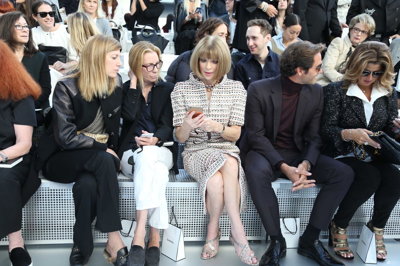 Anna Wintour na Pokazie Chanel wiosna/lato 2017 podczas Paryskiego Tygodnia Mody 2016