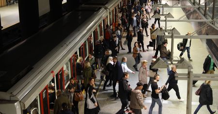 Warszawa. Awaria schodów w metrze. Są ranni