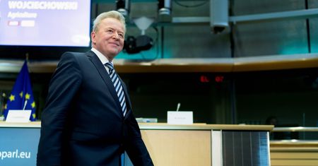 Janusz Wojciechowski unijnym komisarzem. Będzie milionerem