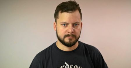 Dziennikarz TVP próbował wyrwać protestującemu tęczową flagę? "Złożyłem legitymację"