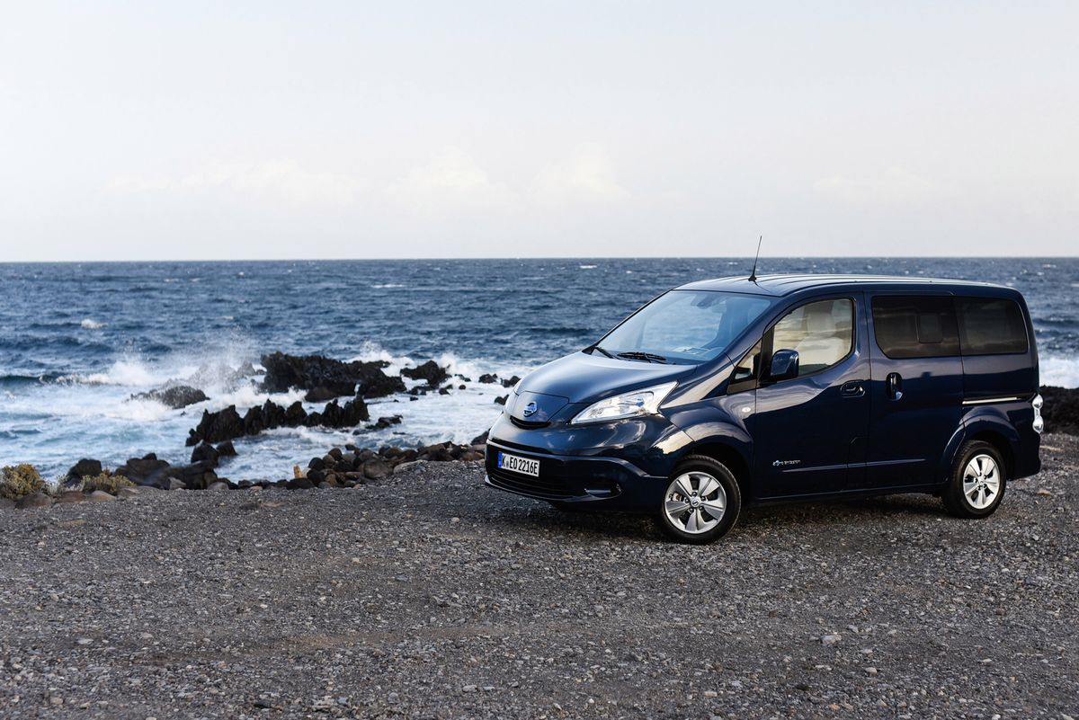 Minibus i wóz dostawczy… na prąd? Sprawdzamy sens elektrycznego Nissana e-NV200 z akumulatorem 40 kWh