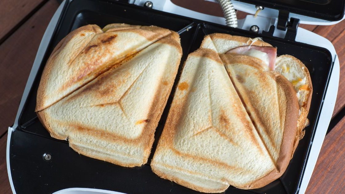 Jak wyczyścić toster- Pyszności źródło Canva