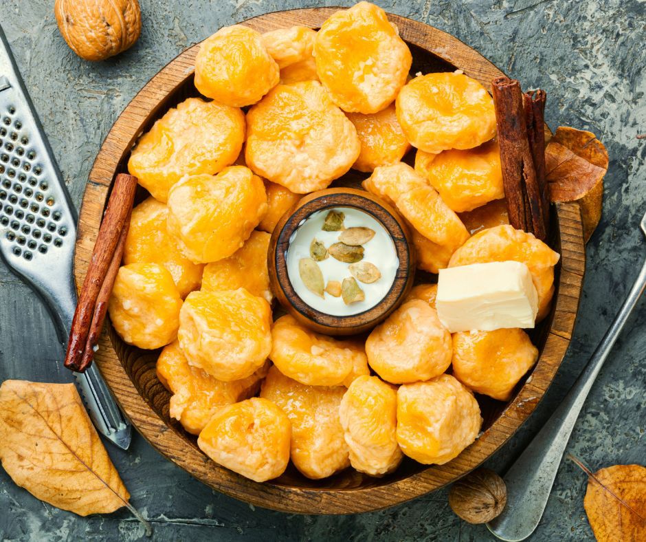 Pierogi leniwe- Pyszności/ źródło:Canva