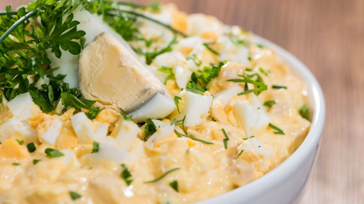 Sałatka z jajkiem - Pyszności; źródło: Canva