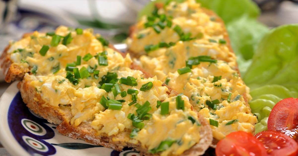 Whip up a quick, protein-packed egg and farmer's cheese paste for a wholesome sandwich spread