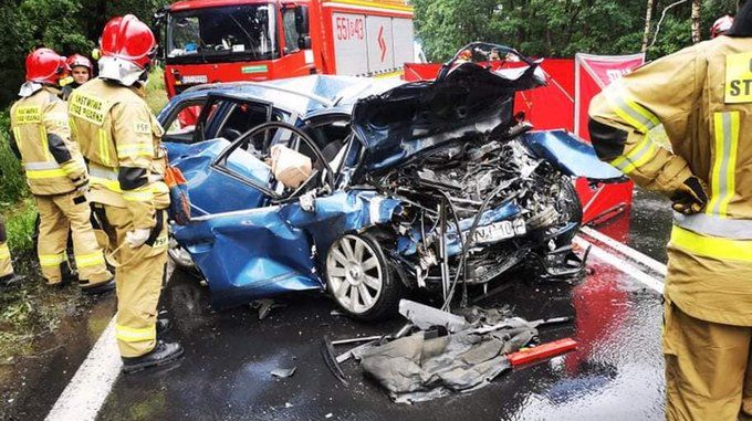 Rodzice zginęli, 2-latek został ranny. Kierowca, który spowodował wypadek w Stalowej Woli, był nietrzeźwy.