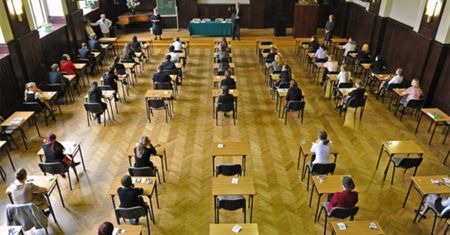 Egzamin ósmoklasisty i gimnazjalny – wyniki dostępne w internecie.  Zobacz, na jakich stronach możesz je sprawdzić
