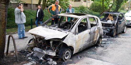 W Berlinie znów płonęły samochody