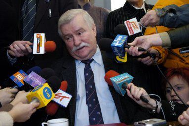 Wałęsa chce się procesować