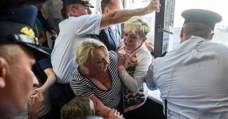 Sondaż: protest w Sejmie powinien trwać dalej. Najbardziej zyskała opozycja