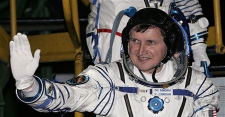 Statek z amerykańskim turystą kosmicznym przycumował do stacji kosmicznej