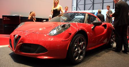 Alfa Romeo 4C: sportowiec o kompaktowych wymiarach
