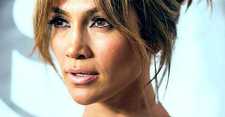 Jennifer Lopez ma problem. Trafiła w sam środek gigantycznej seksafery! [WIDEO]