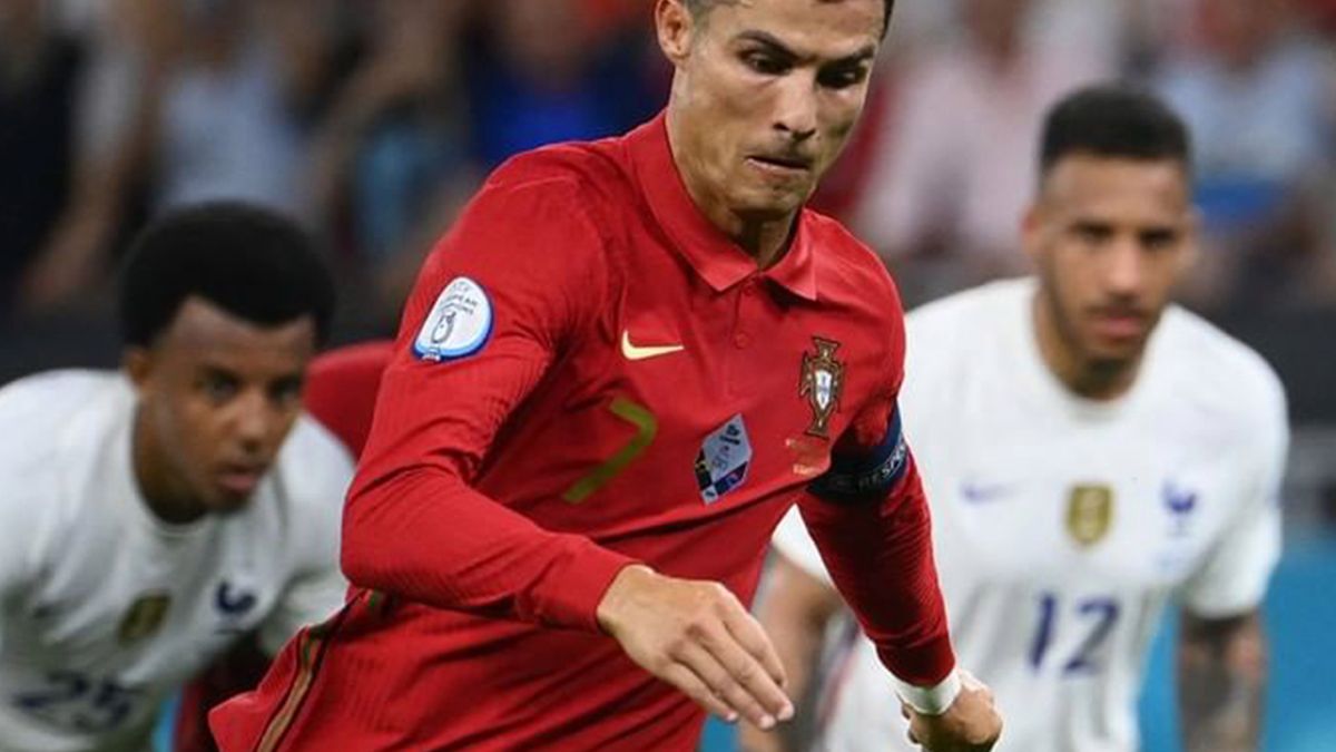 Euro 2020. Atak na Cristiano Ronaldo w meczu z Francją. Akcje Coli niebywale poszybowały