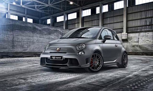 Abarth 695 biposto: wyścigowe auto na co dzień