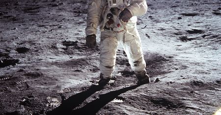 Na Księżycu nie byliśmy od ponad 45 lat. Kosmonauci tłumaczą, dlaczego