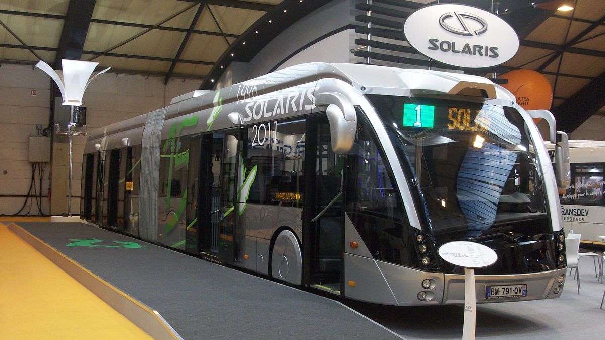 Na zdjęciu autobus Solaris Urbino 18. Berlin kupuje Urbino 12