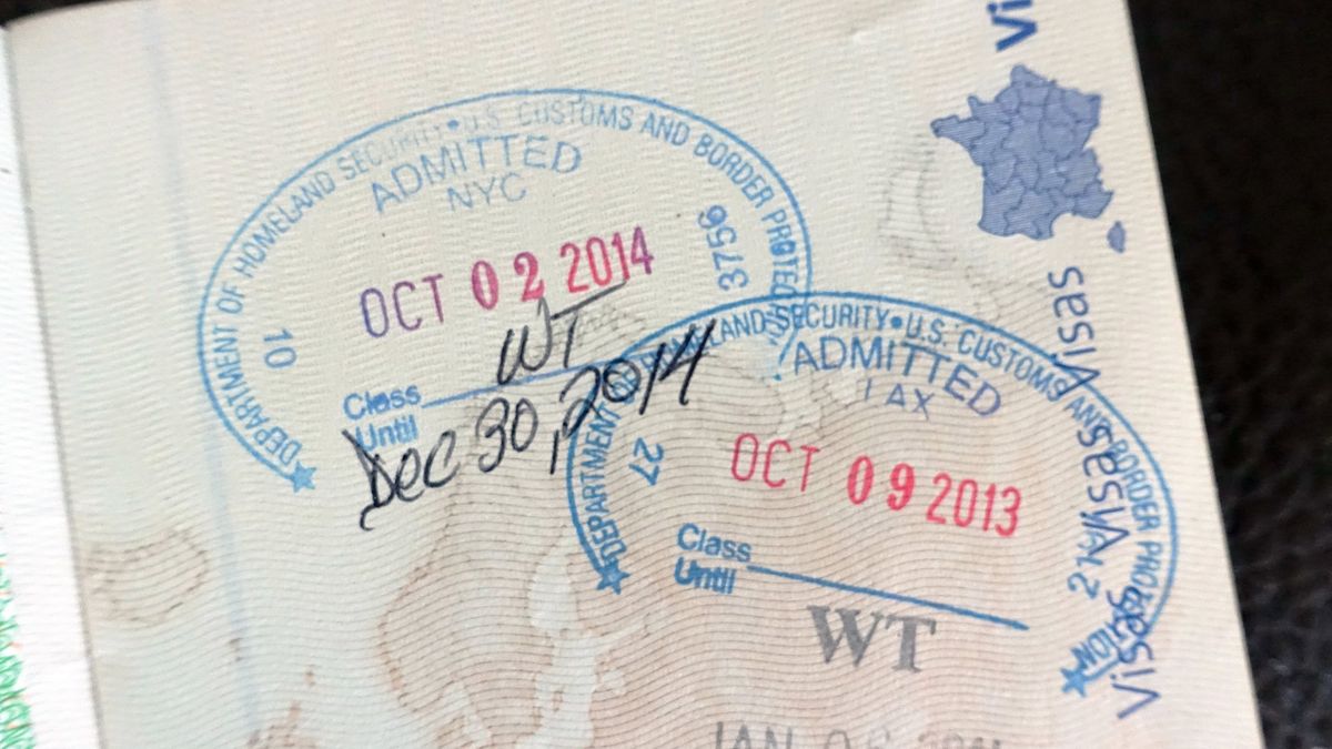 Polscy studenci nie wracają do kraju z górą dolarów