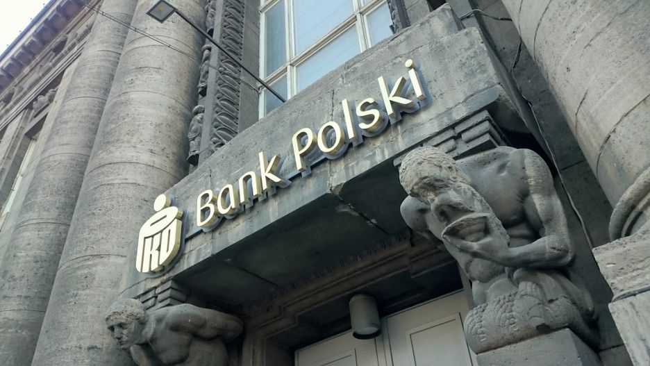Zwolnienia w bankach trwają od kilku lat.
