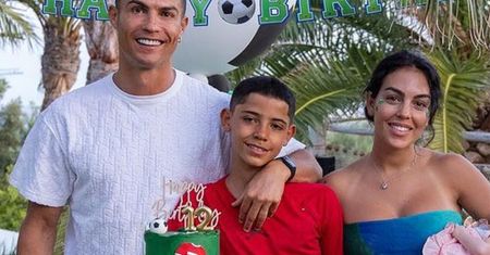 Cristiano Ronaldo i Georgina Rodriguez hucznie obchodzą 12. urodziny juniora. Całą uwagę kradnie ich maleńka córeczka